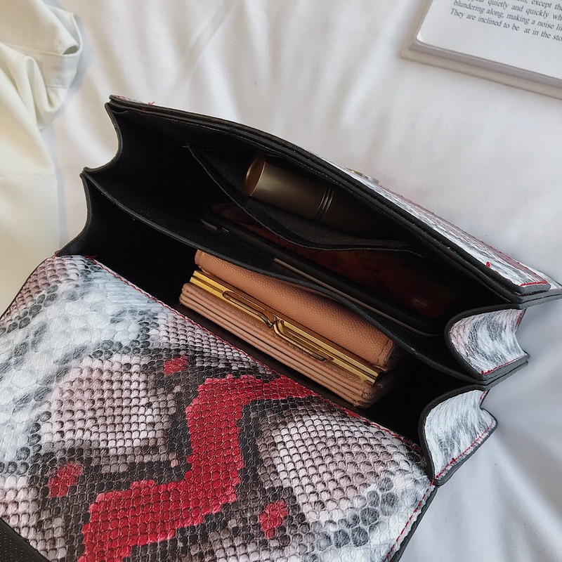 Luxury Serpentine Pattern Bag - Image 3